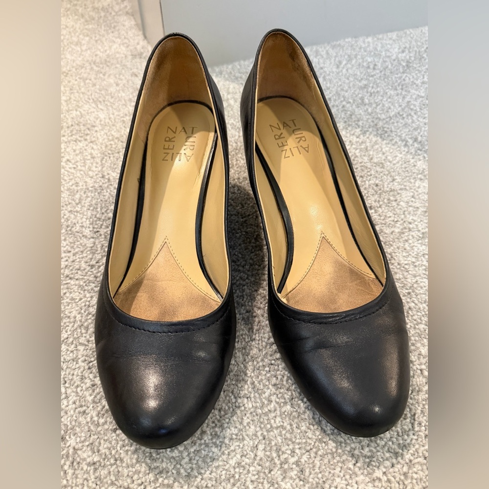 Naturalizer Black Wedge Leather Heels 10M